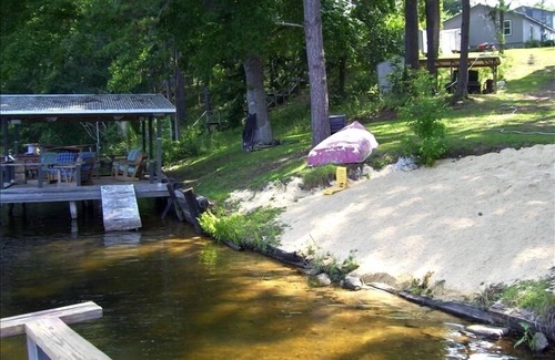 East Dublin Cabaña | 2 Story Cottage at 100+Acre Lake - Come Visit with Us!