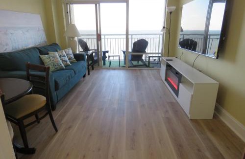 Downtown Myrtle Beach Casa | 2 Story Direct Oceanfront Penthouse- Sandy Beach Resort 1116- Sleeps 6!