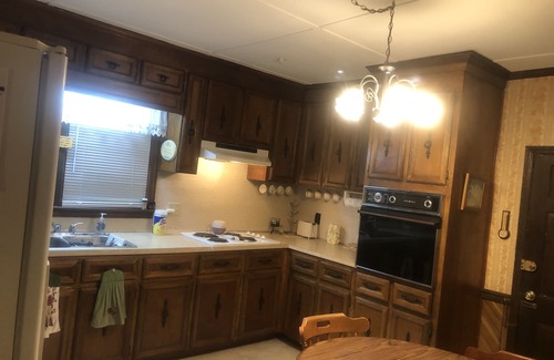 Wayne County Casa | 2 story farm house just off 795, sleeps 10+