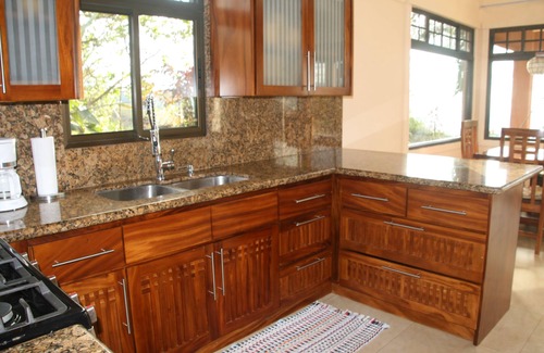 San Ramón Villa | Casa de lujo de 2 pisos, vistas espectaculares, lugares centrales de Costa Rica, opción de alojamiento y desayuno