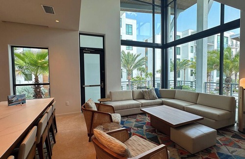 Florida Central Atlantic Coast Complejo | 5-Story Tower Flat Garden View