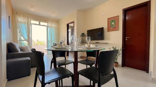 Porto das Dunas Apartamento | 2 suítes temporada - VENTILADO E NASCENTE, condomínio tranquilo com PISCINA, CHURRASQUEIRA E PLAYGROUND I Cozinha completa, estacionamento coberto, home office I Ideal para FAMÍLIAS E CASAIS I Prox do BEACH PARQUE e PRAIA - Porto das Dunas - CE