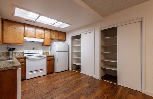 Citrus Heights Casa | (2) Sunrise Mall, Restaurants, & Much More! 2 bed, 2 bath, 2 car garage w/yard