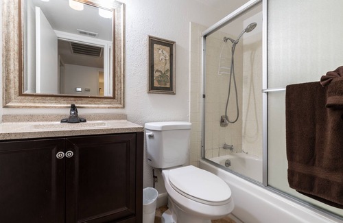 Citrus Heights Casa | (2) Sunrise Mall, Restaurants, & Much More! 2 bed, 2 bath, 2 car garage w/yard