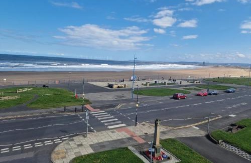 Seaton Carew Casa | 2 The Green, exceptional large house, sea views loads of bathrooms