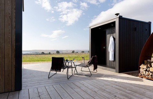 Montrose Cabaña | 2. Triumph - sleeps 2 guests in 1 bedroom