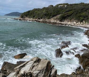 Rosignano Marittimo Apartamento | 2 Tuscan seafront apartments with private access to sea