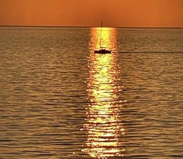 Rosignano Marittimo Apartamento | 2 Tuscan seafront apartments with private access to sea