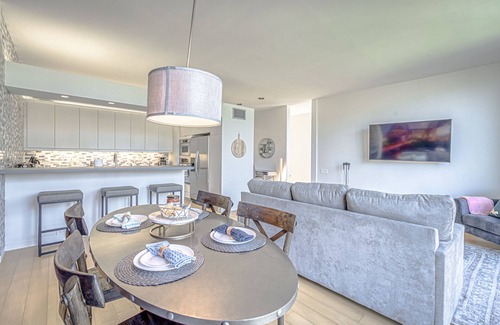 Dawson Casa | 2-Unit Bright & Modern SOCO Stay Near SXSW Top Spots!