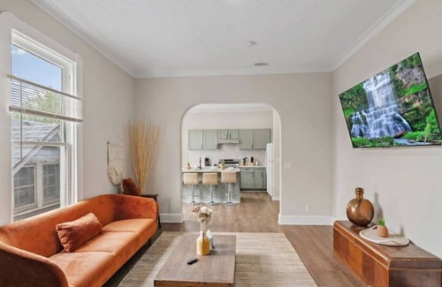 Herron Morton Casa | 2 Units Combined| Historic 5BR|2 Living|2 Kitchens