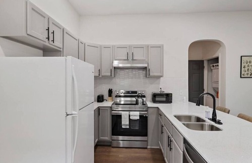 Herron Morton Casa | 2 Units Combined| Historic 5BR|2 Living|2 Kitchens
