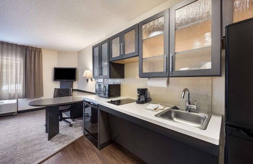 Braintree Hotel | 2 Units | Corporate Comfort in Braintree | Near South Shore Business Hub