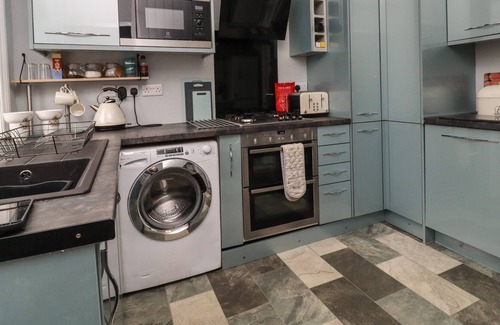 Barnoldswick Casa | 2 UNITY STREET, pet friendly, with open fire in Barnoldswick