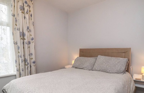 Barnoldswick Casa | 2 UNITY STREET, pet friendly, with open fire in Barnoldswick