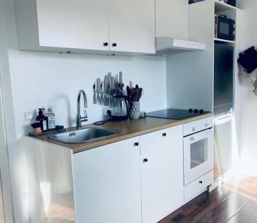 Broendy Strand Apartamento | 2 værelses unik lejlighed nær strand og med parkering