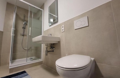Osnabrueck Apartamento | 2 Zi Apartment für Monteure Schlafzimmer mit 2 Einzelbetten, Wohnküche mit Schlafsofa