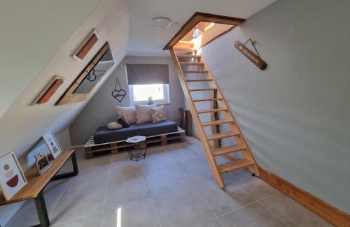 Ober-Ramstadt Casa | 2-Zimmer-Apartment mit Küche und Bad im Landhaus in Ortsrandlage