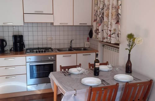 Cannobio Apartamento | 2-zimmer-wohnung in Ruhiger und Sonniger Lage nur ca. 700 m vom Strand