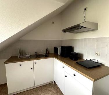 Schweinheim Apartamento | 2-Zimmer-Wohnung mit Balkon & guter Anbindung in Aschaffenburg
