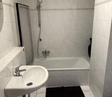 Schweinheim Apartamento | 2-Zimmer-Wohnung mit Balkon & guter Anbindung in Aschaffenburg