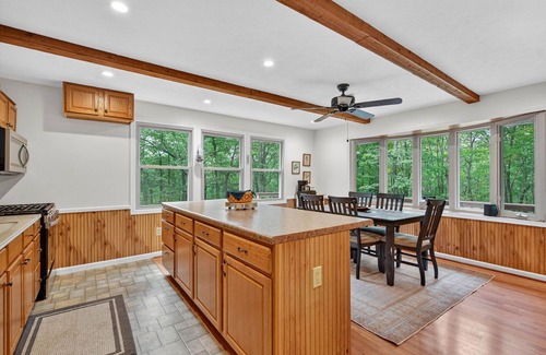 South Fork Chalet De Esquí | 20 acres w/Private Pavilion, Hot Tub & Fire Pit