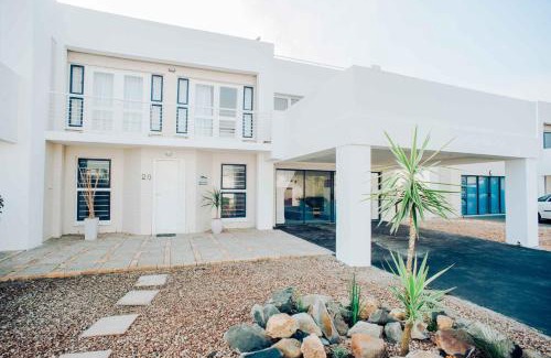 Gordons Bay Central Villa | 20 Cayman Beach, Gordon's Bay