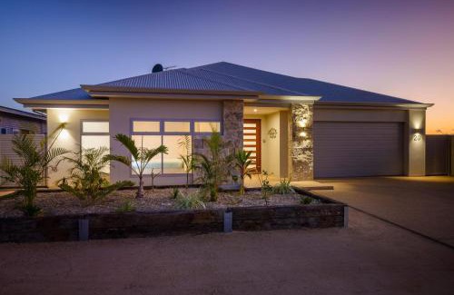 Exmouth Casa | 20 Madaffari Drive