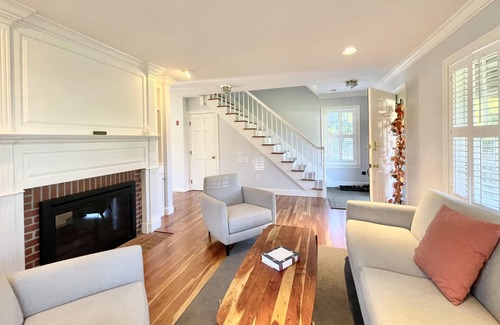 West of Town Casa | 20 Meadow View Drive, Nantucket Massachusetts Tucked Away