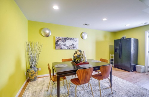 Lorton Apartamento | 20 Mi to Downtown DC: Pet-Friendly Lorton Apt!
