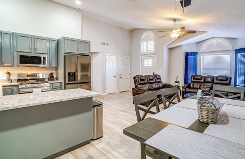 Biggs Field Casa | 20 Mi to Dtwn El Paso: Pet-Friendly Retreat!