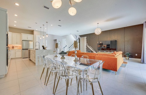 Southside Casa | < 20 Mi to JAX Beach + Game Days: Upscale Retreat