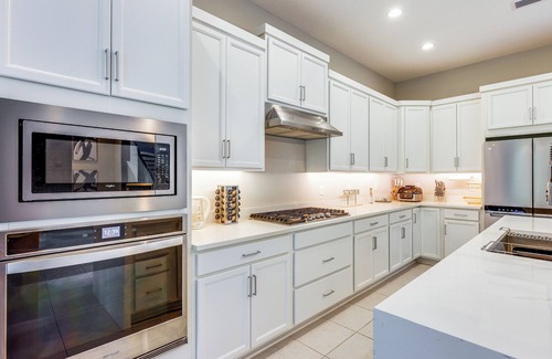 Southside Casa | < 20 Mi to JAX Beach + Game Days: Upscale Retreat