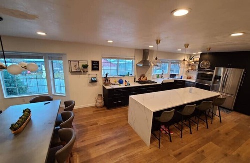 Cottonwood Heights Casa | 20 min from world class skiing