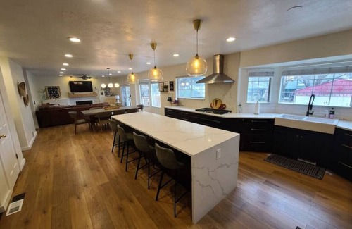 Cottonwood Heights Casa | 20 min from world class skiing