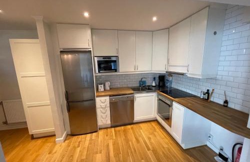 Kungalv Apartamento | 20 min till Göteborg, parkering, apartment 1