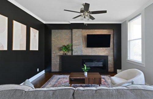 Little Ferry Apartamento | 20 min to NYC, Newly Renovated, Private Driveway