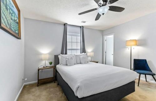 Savannah Casa | 20 Mins from the Airport- Sunny Soling Hideaway