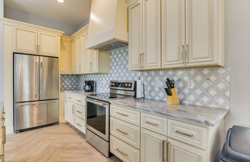 Tradewinds Casa | 20 mins to Pensacola Beach, Modern Amenities