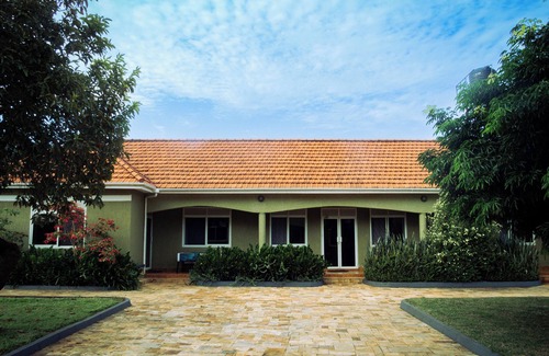 Nakasongola Casa | 20 mins to Ziwa Rhino Sanctuary- Farm Stay with garden views