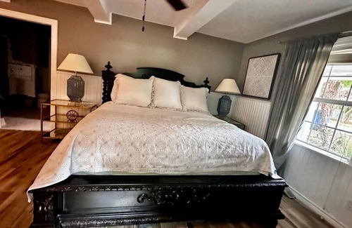 Seguin Casa | 20 minutes from New Braunfels on Lake McQueeney! Perfect for girls weekend!