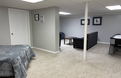 Julian Casa | 20 minutes from Penn State! Private entrance, cozy living space.