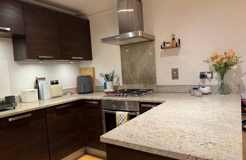 Plaistow and Sundridge Apartamento | 20 minutes to Central London! Family-size gated apartment with en-suite bathroom