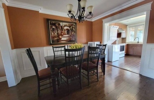 Greenwood - Coxwell Casa | 20 Minutes to Woodbine Beach - 3BR-Family Friendly Home in Heart of Leslieville