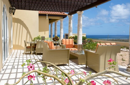 Island Harbour Casa | 20% OFF 4 Bedroom Villa- Gated, Private, Near hiking and ocean views!