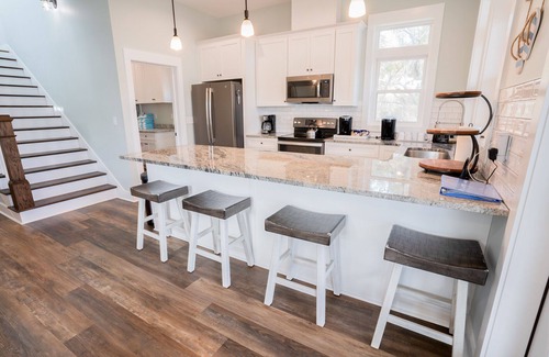 Magnolia Bluffs Casa | 30% OFF Summer! Quiet, Bayfront Seclusion, Dogs Welcome!