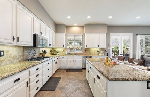 Wildomar Casa | 20% Off July Dates - Pool,Spa,Tiki Bar, Cls 2 Wineries!