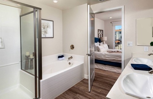 Ventura Condominio | 20% off Oct! Modern 2 bedroom condo with ocean view, pool, tennis, and more
