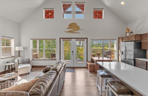 Dover Bay Casa | 20 Pomrankey Ln
