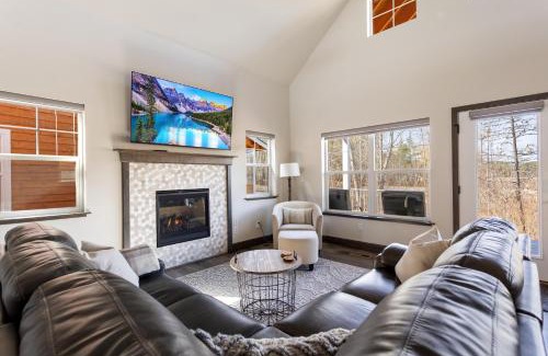 Dover Bay Casa | 20 Pomrankey Ln