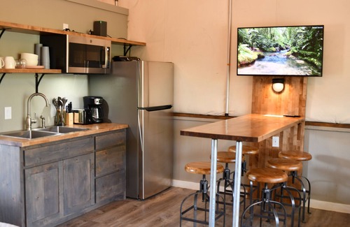 Sutherland Springs Cabina | 20 Son's Rio Cibolo - Birdhouse Cabin